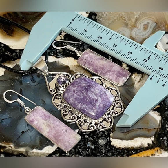 “The Peace Stone” Lepidolite Pendant & Earrings Set - Picture 12 of 13